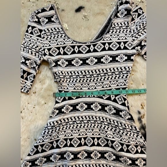 𝅺ALTAR’D State Women’s A Line Dress Black and White Size Small - Picture 4 of 8